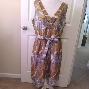 Evan-Picone v-neck fit flare printed dress. Size 16